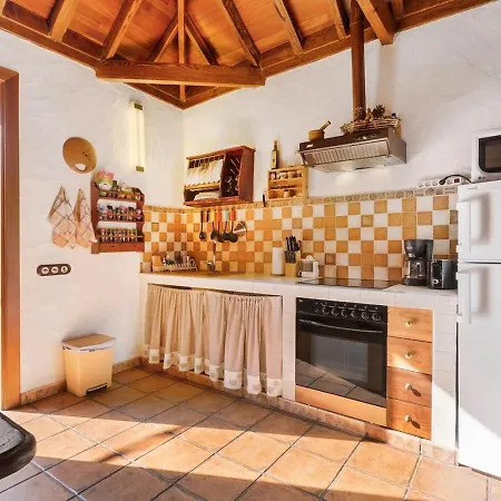Holiday home La Escuela De By Rivero *